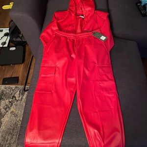 This outfit will make some woman so happy!
